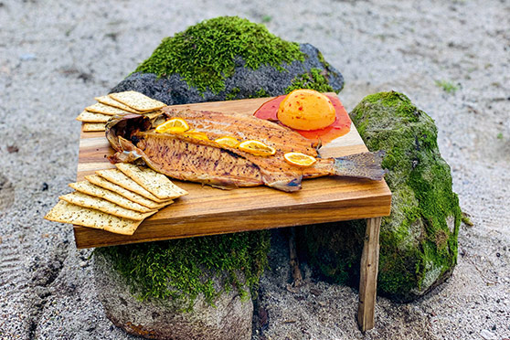 On the odd occasion you feel like a treat, you can't go past lake front smoked trout, honey glazed with some crackers and sweet chilli dip. A nice lunch on a freezing winter's afternoon.