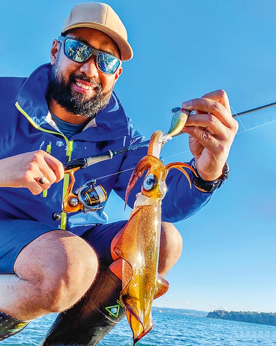 Rudee with a very nice daytime squid caught using a natural coloured jack mackerel-design 3.5 jig.
