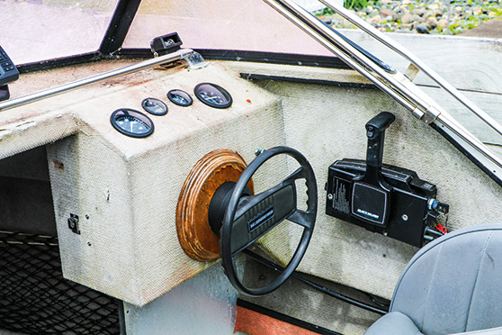 Hamilton's Suzuki dealers Phil Briss Marine did a fantastic job of redesigning the instrument panel and helm station which is dominated by the Humminbird Helix 7X Chirp sounder/plotter.