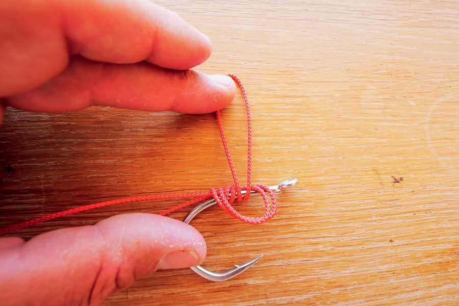 How to Tie a Jigging Assist Rig The Fishing Website