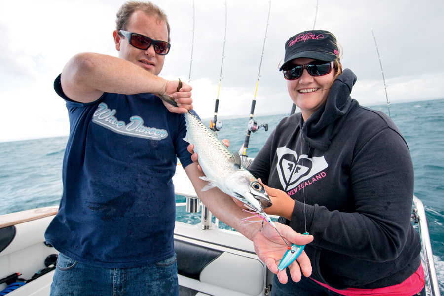 How to use slimy mackerel The Fishing site