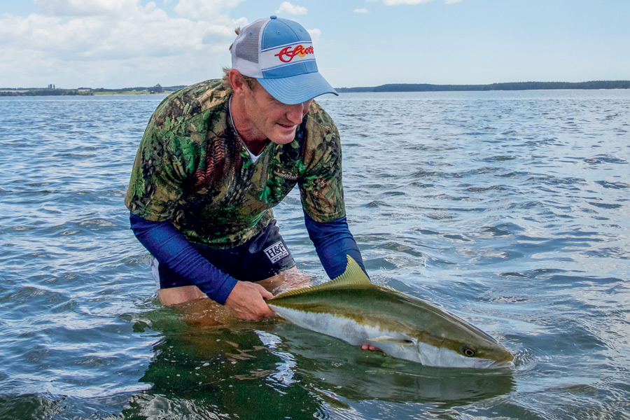 Saltwater flyfishing for kingfish The Fishing site