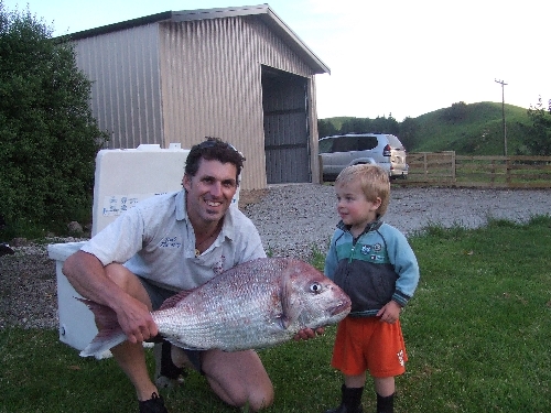 Sean check's out Dad's 16lb Raglan Snapper