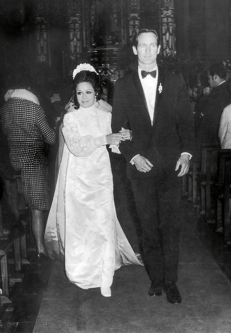 Neil and Marilu’s wedding day on January 11, 1970, in the Nuestra Senora del Carmen Church, Mexico City.