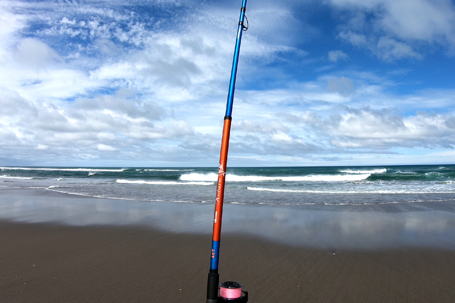 Surfcasting at Muriwai Beach